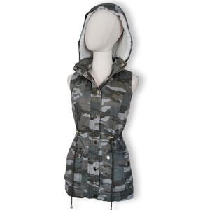 Camo Hooded Cargo Vest, Women's S